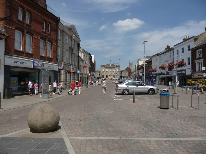 Andover High Street, looking towards the Guildhall